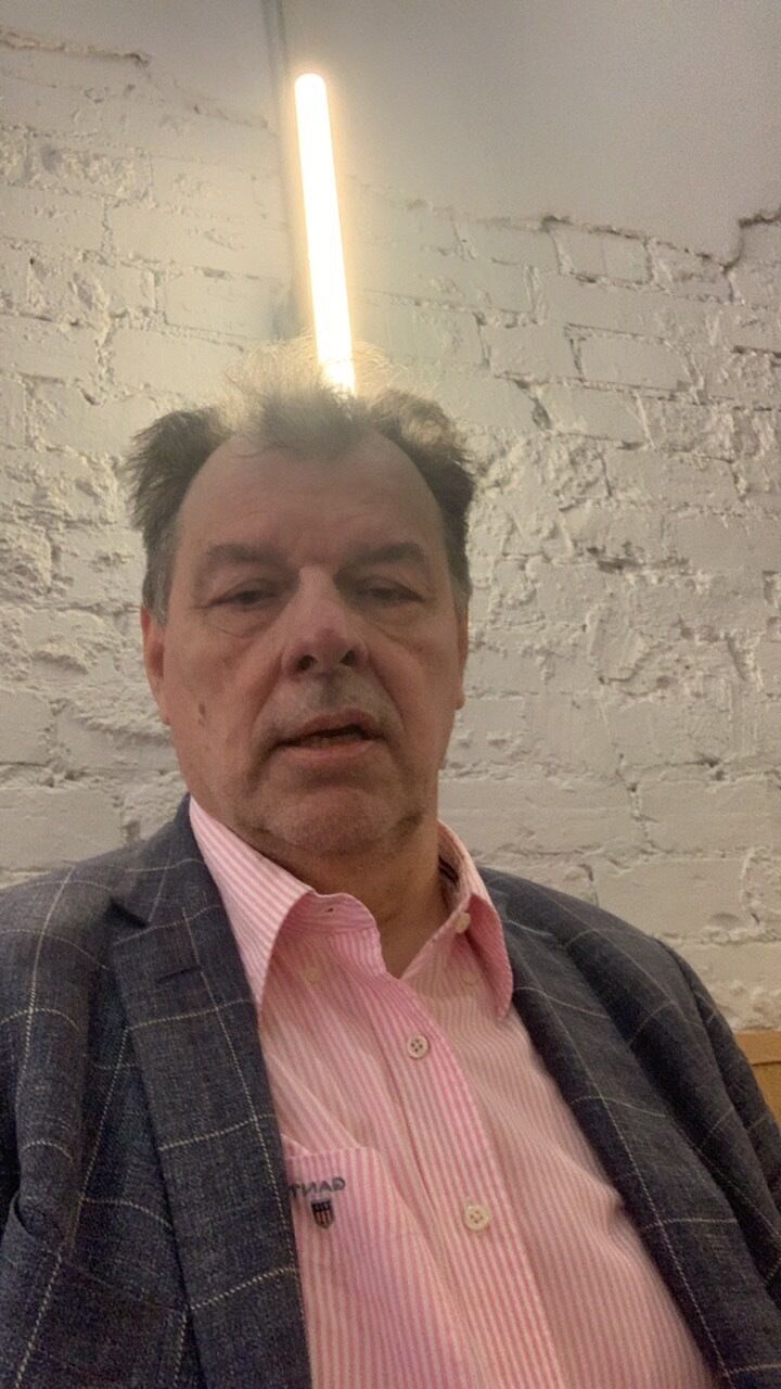  41693143  Alex, 54 ,    