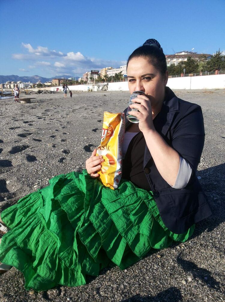  ,   Elena, 41 ,   ,   