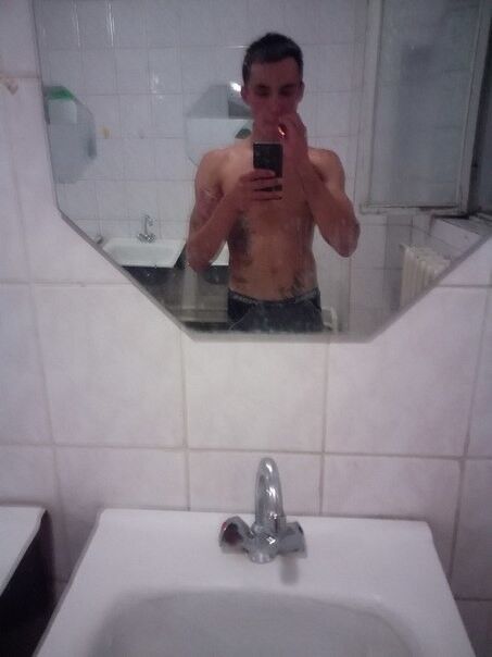  4952733  , 32 ,    