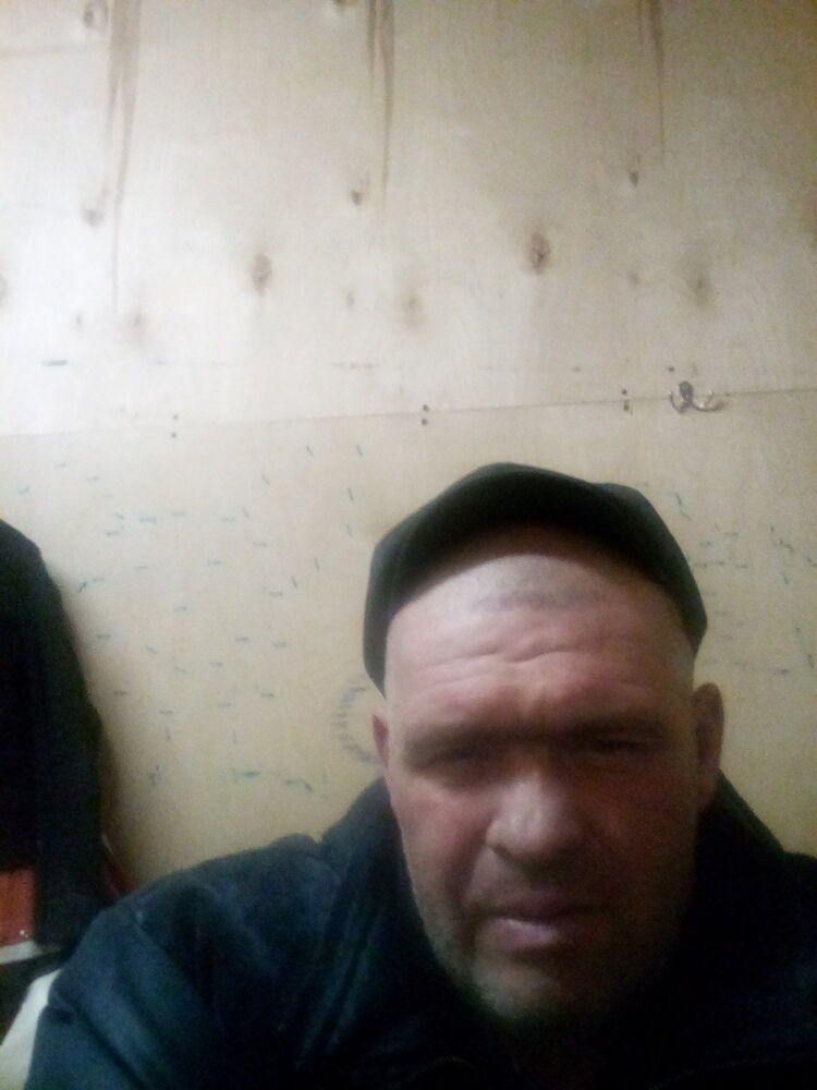  13399373  Viktor, 54 ,     
