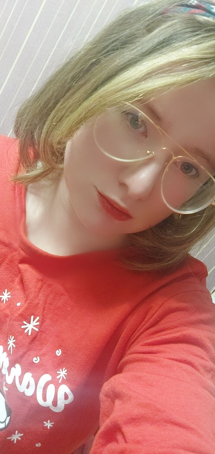  49291733  Anna, 32 ,    