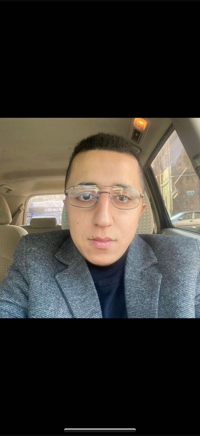  ,   Artur, 26 ,   ,   