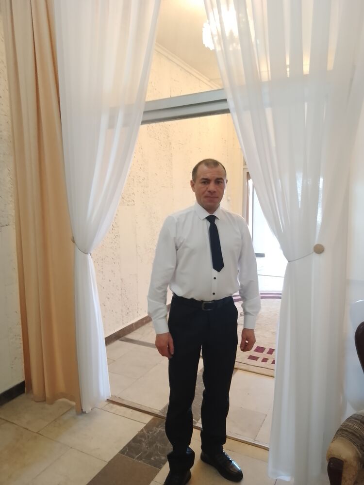  ,   Sergei, 44 ,   c 