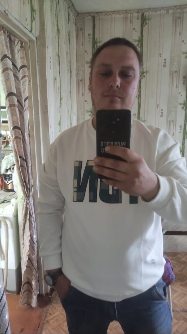  51915273  Alexander, 36 ,    