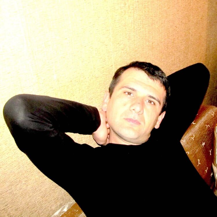  41913583  George, 43 ,    