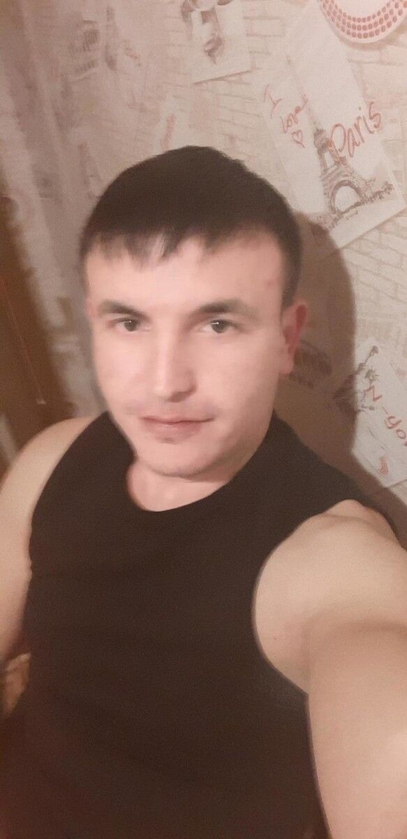  19825643  Ruslan, 39 ,    