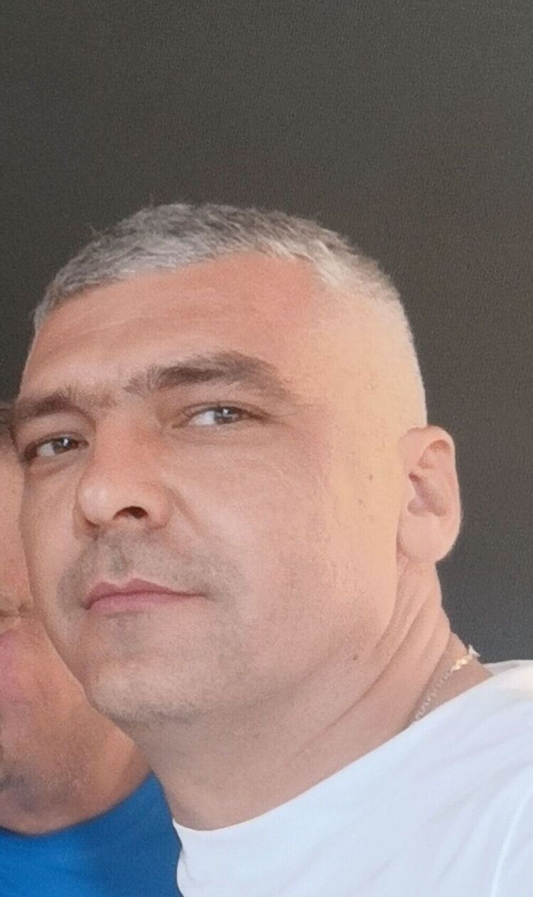  ,   Mihail, 40 ,   ,   