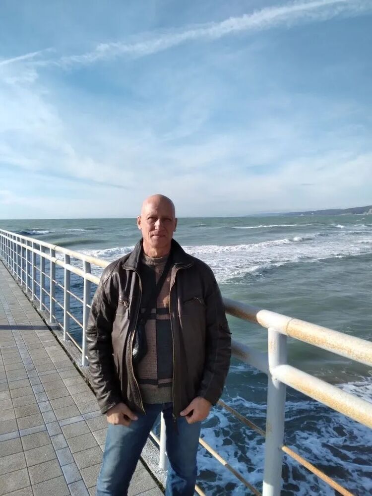  51998083  Vladislav, 64 ,    