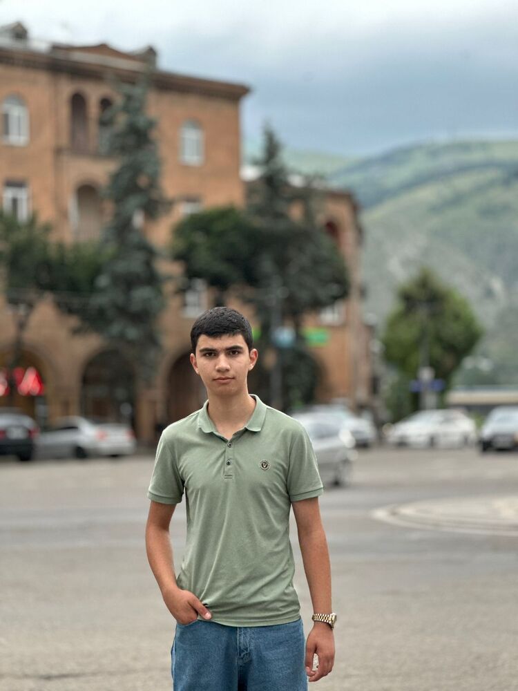  ,   Albert, 19 ,   ,   