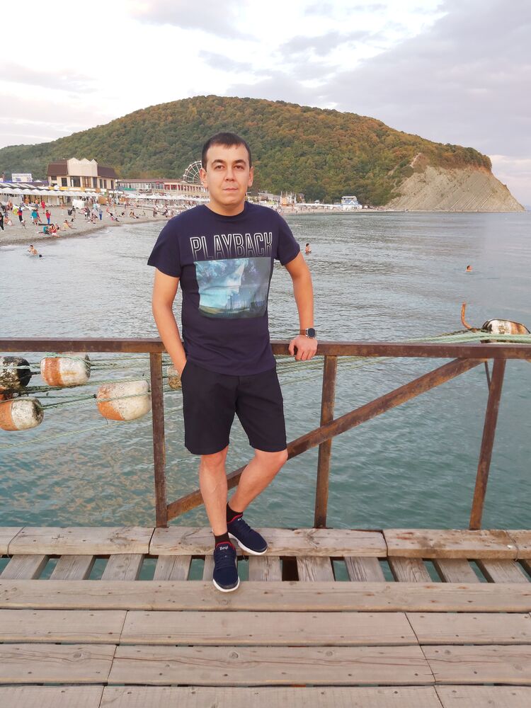  26748163  Ruslan, 35 ,    