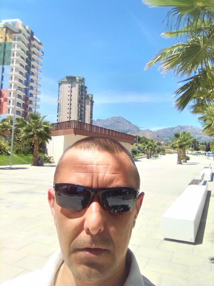  19795363  Viktor, 44 ,    Benidorm