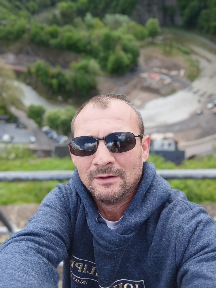  43343113  Victor, 40 ,    Kempenich