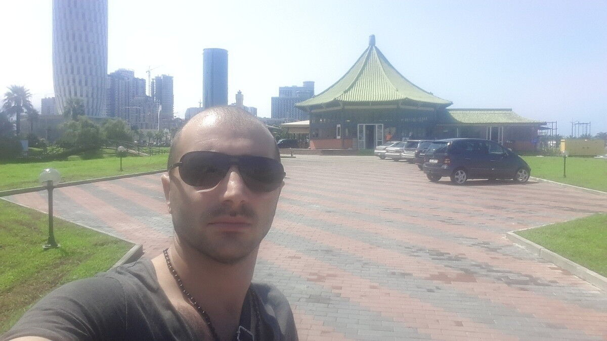  ,   Guram, 37 ,   ,   , c 