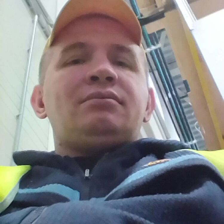 52827803  Ը, 43 ,    