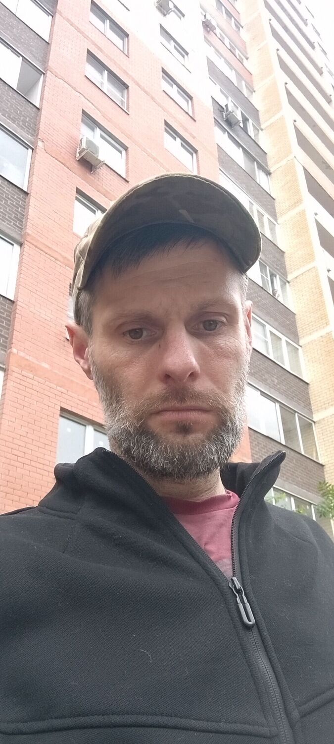  52136983  Nikolai, 40 ,    