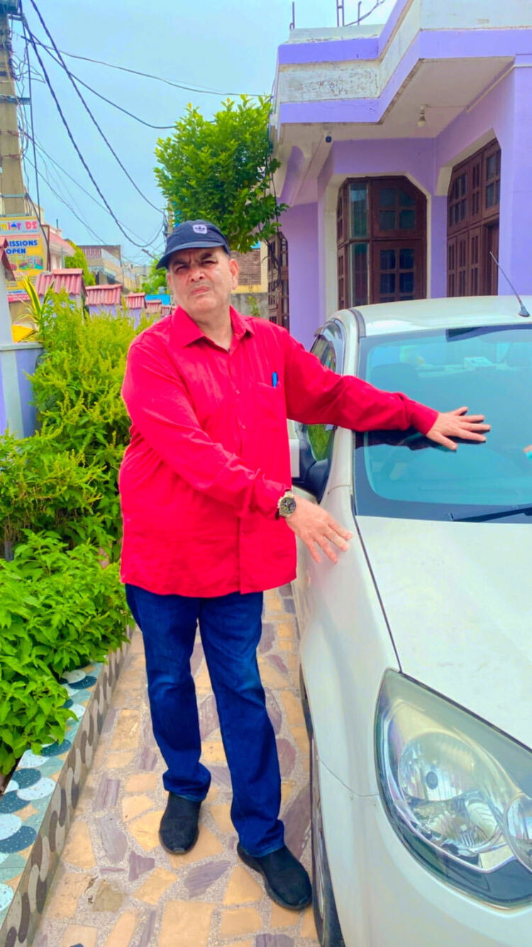  53353133  Sanjay, 57 ,    Srinagar
