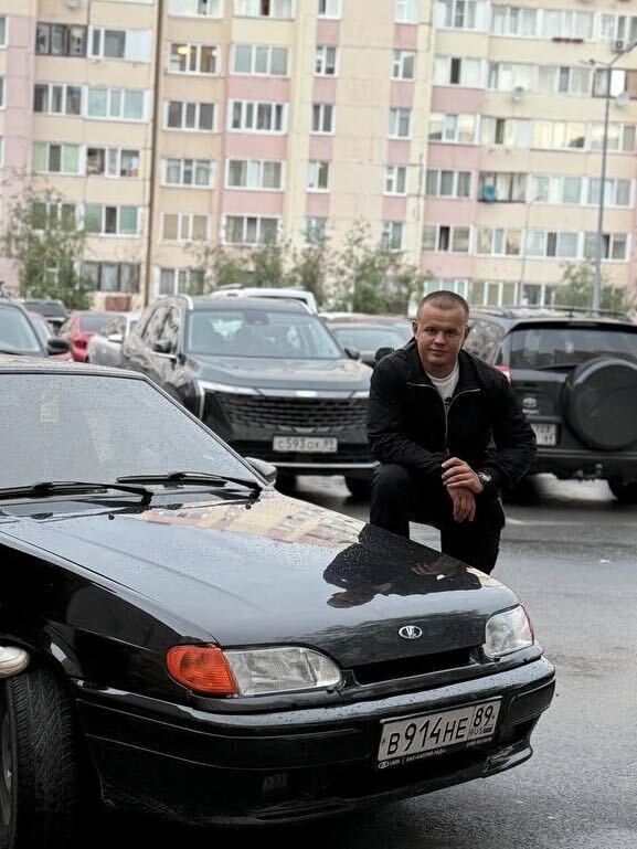  54129033  Ilya, 25 ,    