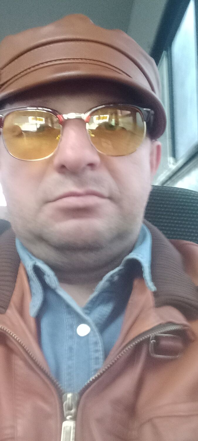  34699443  Vladislav, 47 ,    