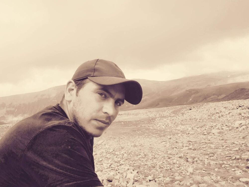  ,   Artur, 32 ,   ,   , c , 