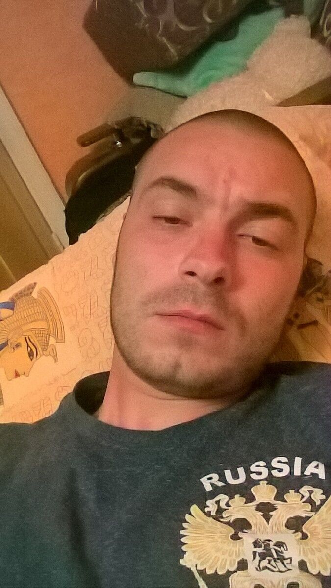  13228073  Anton, 35 ,    