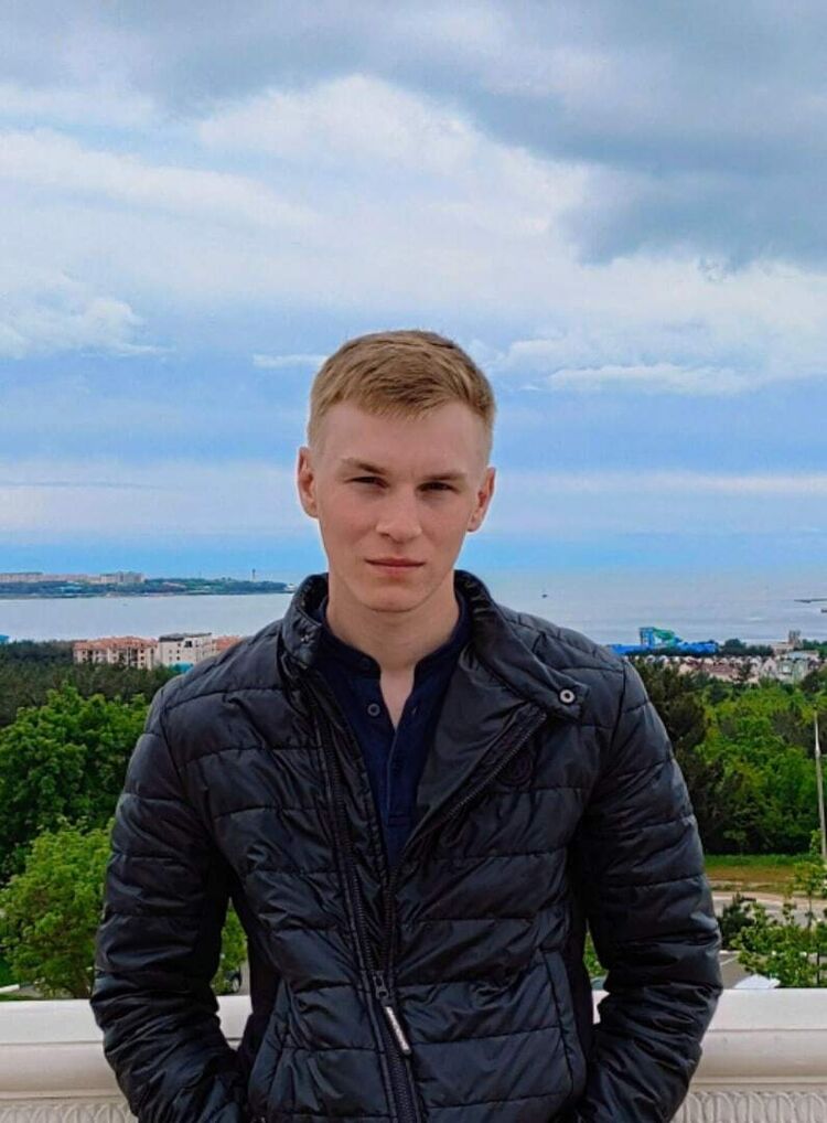  ,   Vladislav, 24 ,   ,   
