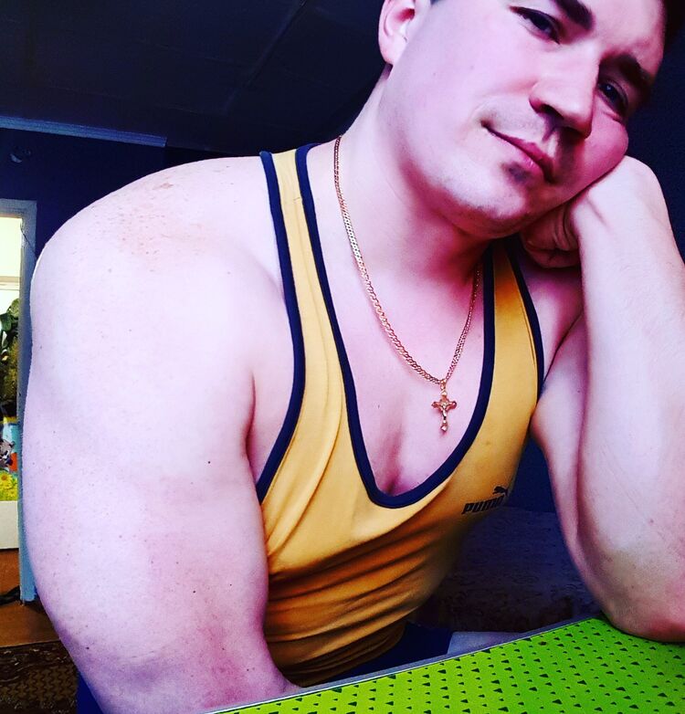  28116413  Maxim, 37 ,    