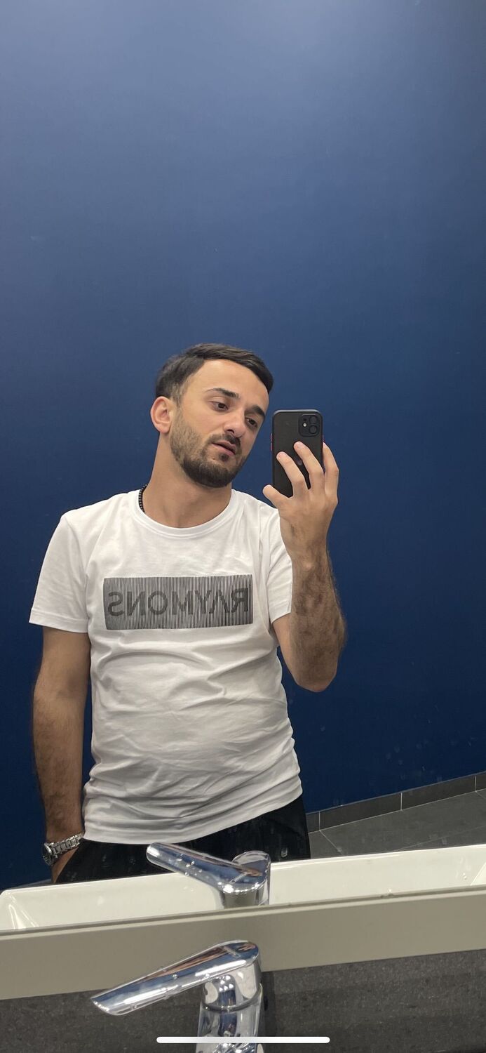  ,   Kakha, 32 ,     , c 