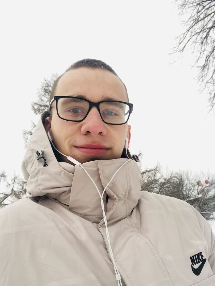  22018643  , 26 ,    