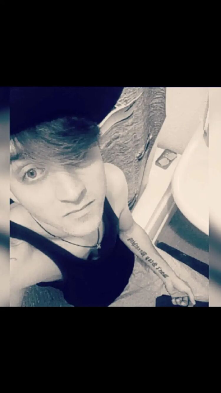  46844413  , 32 ,    