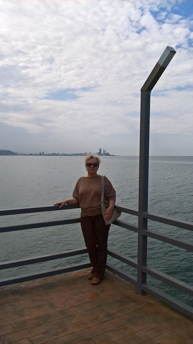  18710783  Svetlana, 65 ,    