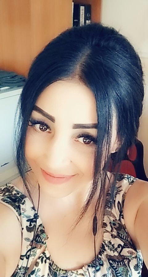 ,   Nilufar, 43 ,  