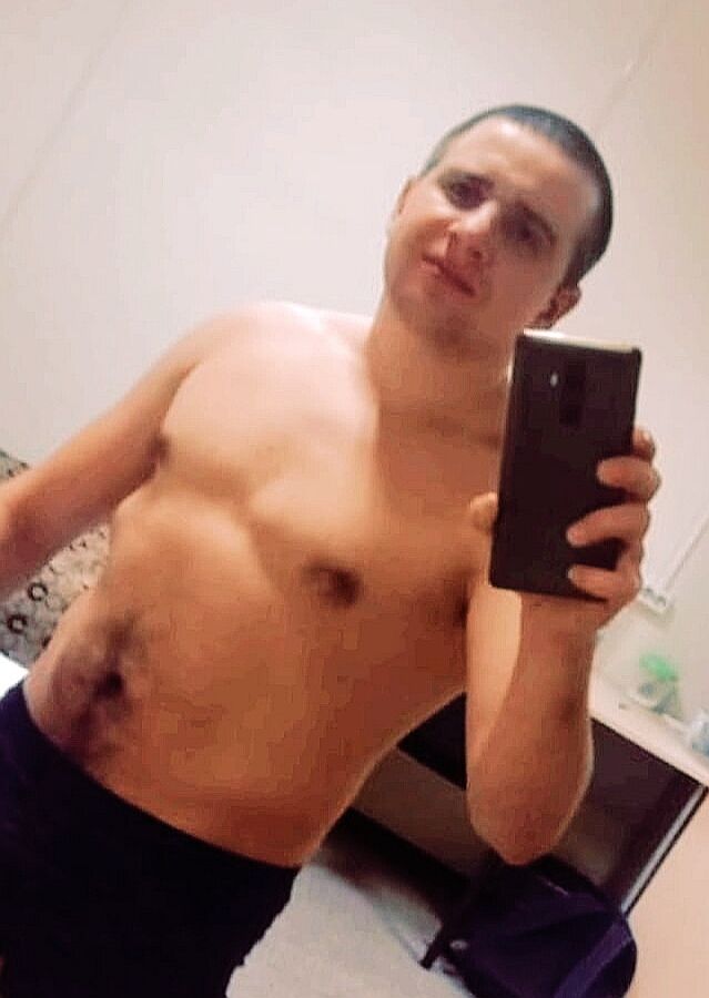  31146553  Roman, 30 ,    