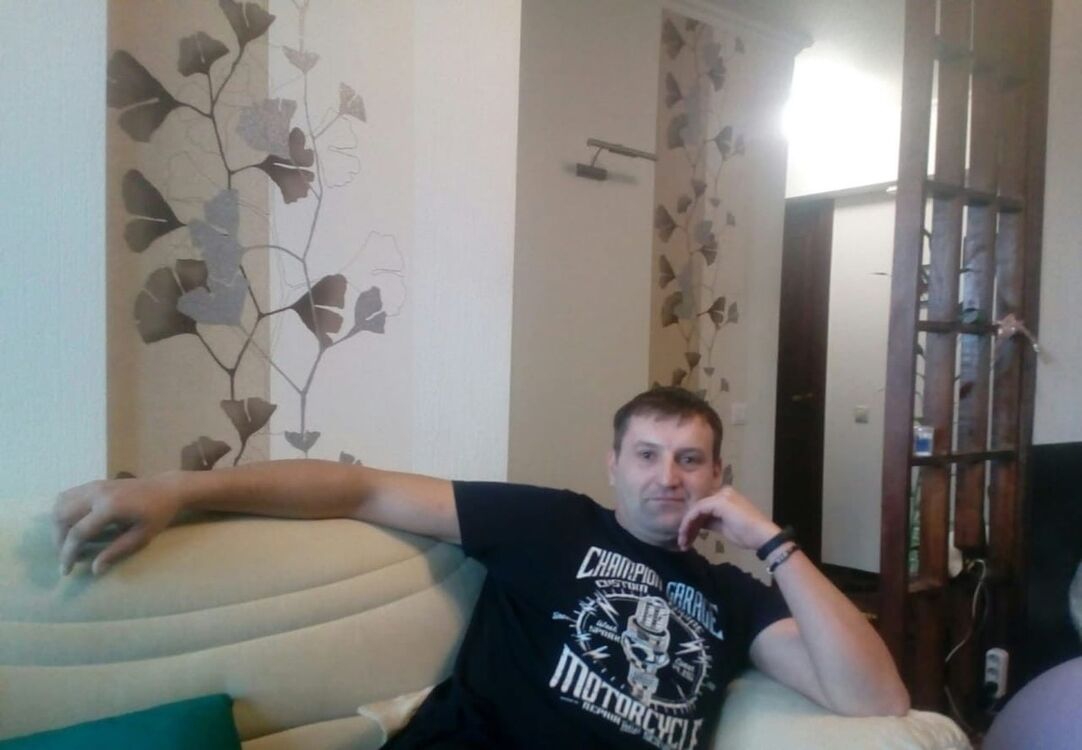  15278043  Valentin, 43 ,    