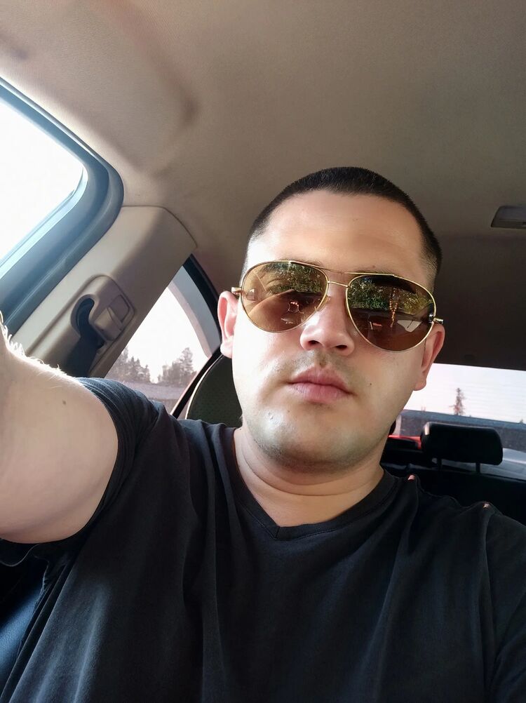  37001813  Konstantin, 35 ,    -