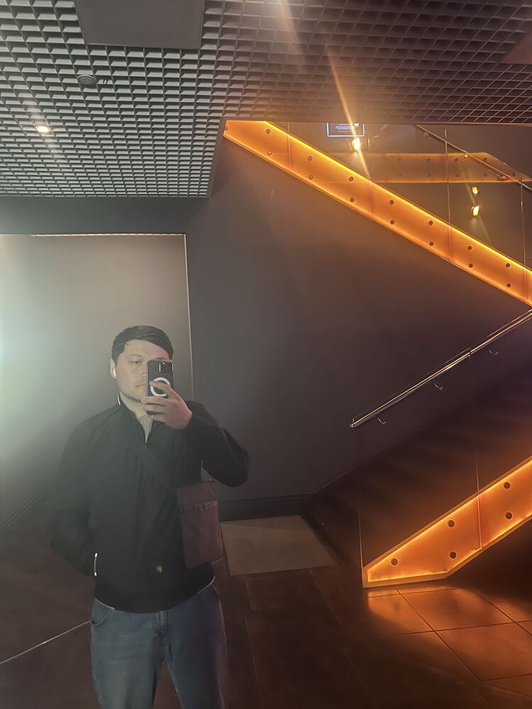  52227043  , 26 ,    -