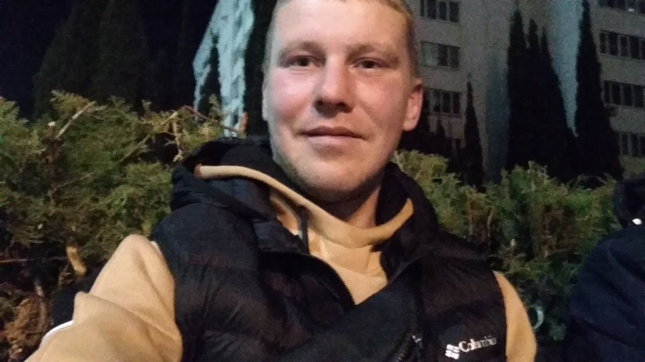  48087373  Aleks, 28 ,    