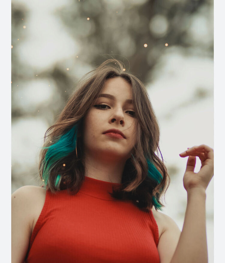  49940483  Yana, 19 ,    