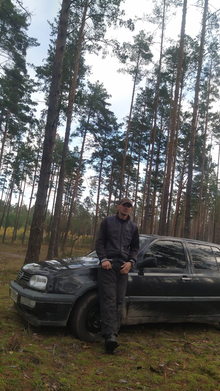  33036383  Alex, 37 ,    