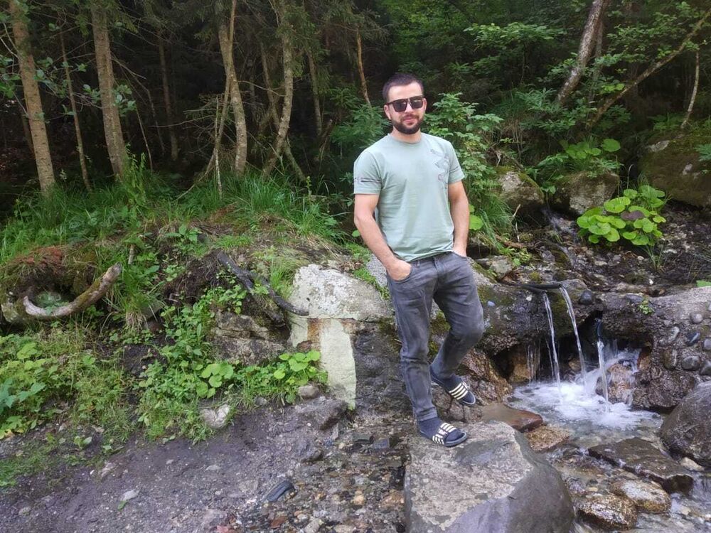  ,   Karim, 32 ,   ,   