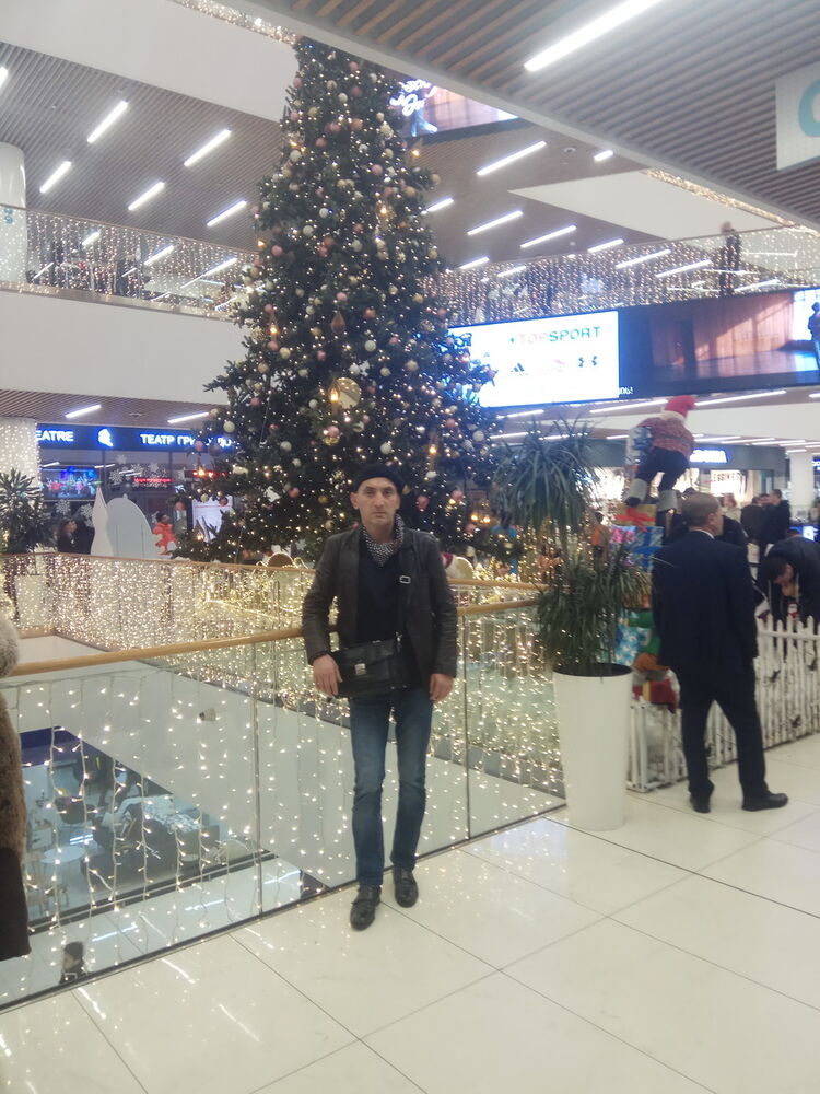  18617643  Giorgi, 46 ,    