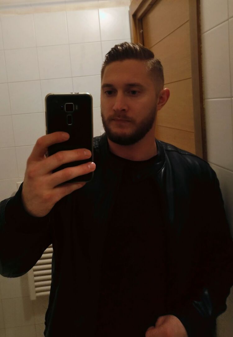  47957313  Alexander, 37 ,    