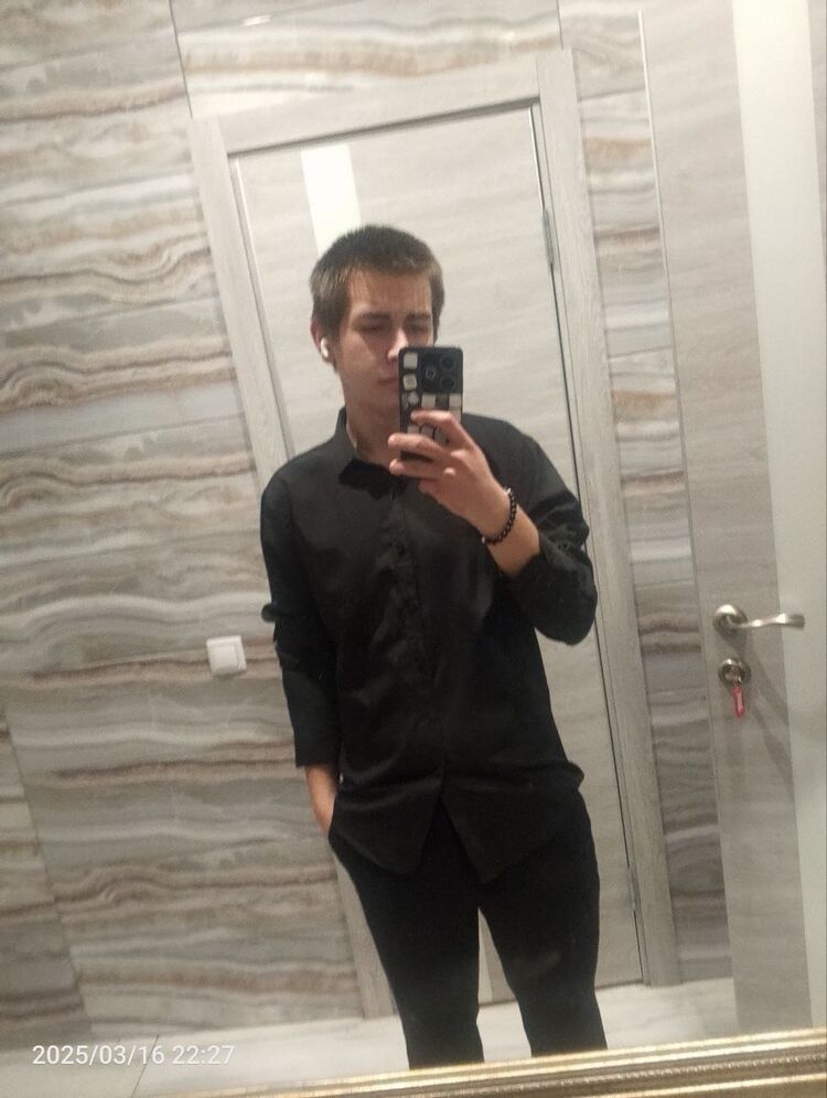  52820563  , 18 ,    