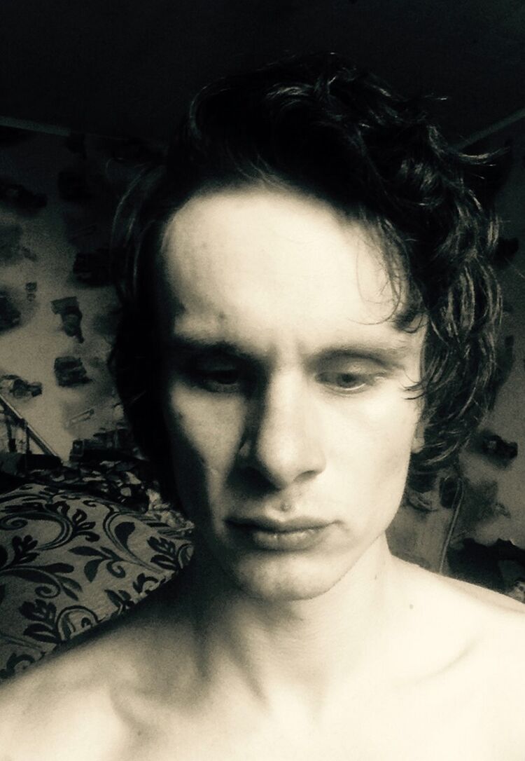  8213713  Maksim, 33 ,    