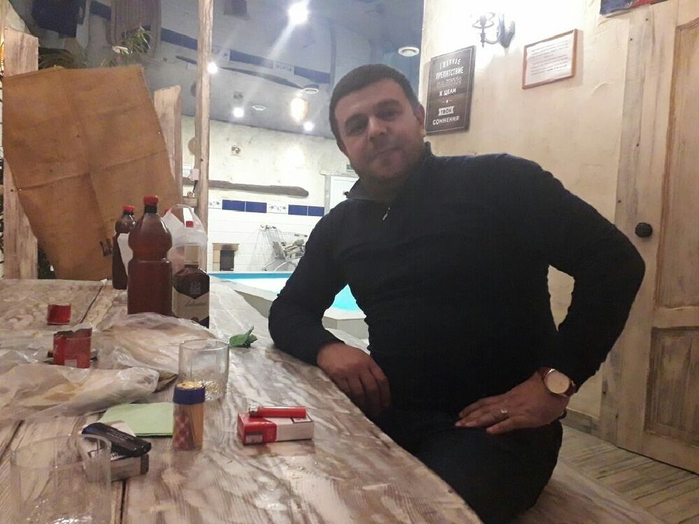  18314003  Gegham, 41 ,    