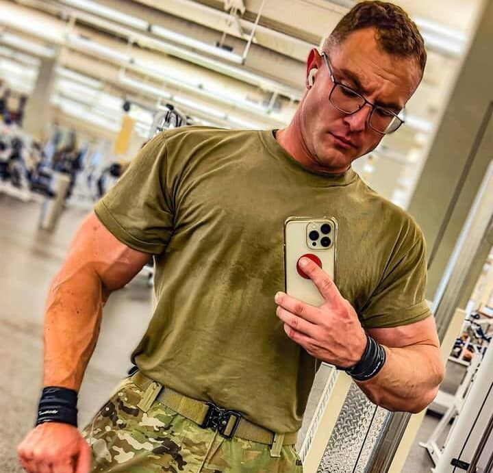  43395153  Daniel Mark, 42 ,    