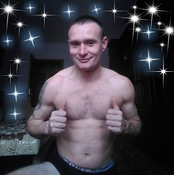  15680813  Andrei, 42 ,    -
