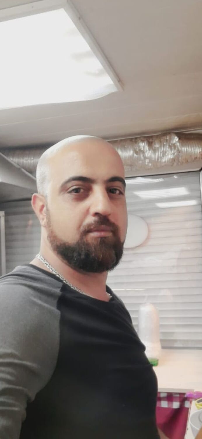  29890073  Yakha, 37 ,    