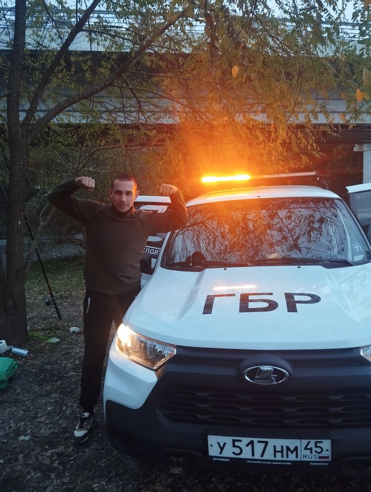  54675953  Maks, 28 ,    