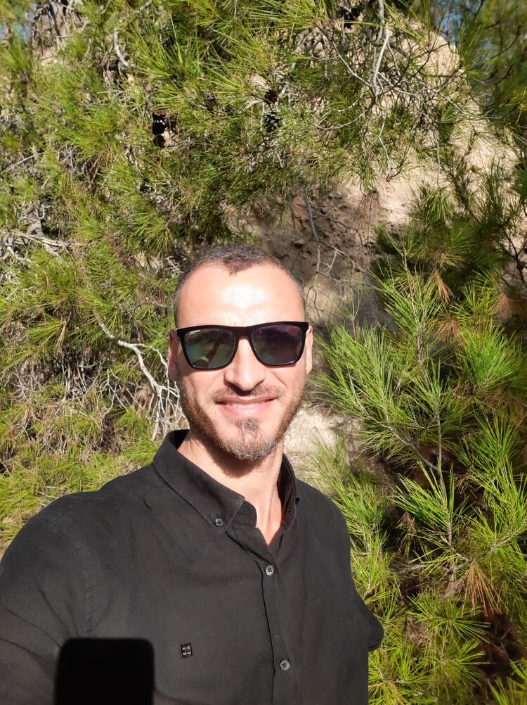  43252283  Ivan, 41 ,    Nicosia