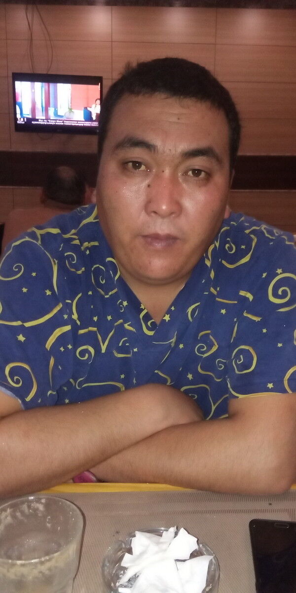  18612143  Sanjarbek, 38 ,    